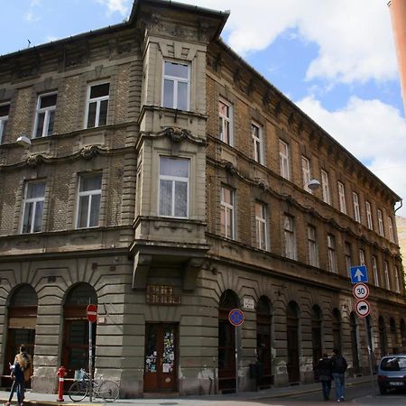 Walnuttree Loft Style Prestige Apartment Budapest Luaran gambar
